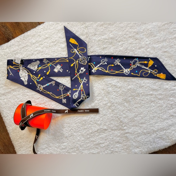 Silk Twilly Scarves (Lot of 5) - Picture 2 of 5